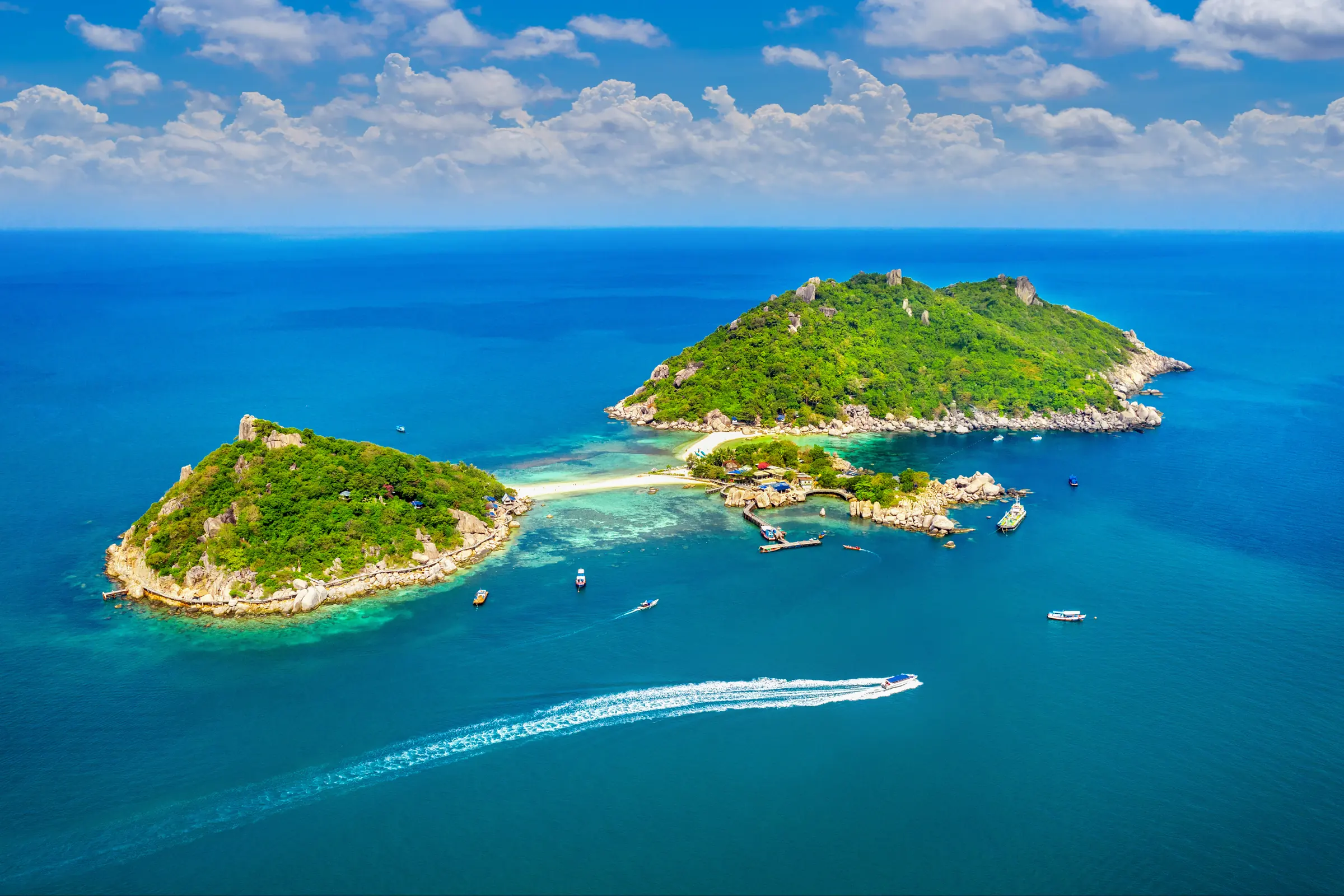 Koh Nang Yuan and its sandbars, off Koh Tao in the Samui archipelago